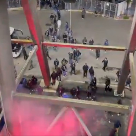 Χάος στην Κορσική: Οπαδοί της Μπαστιά εισέβαλαν στα αποδυτήρια για να λιντσάρουν τους παίκτες (vid)