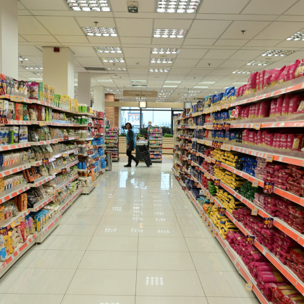 Η απόφαση για το πλαφόν τιμών: Ποια είναι τα προϊόντα και ποιο το πρόσθετο κόστος καυσίμων στα νησιά