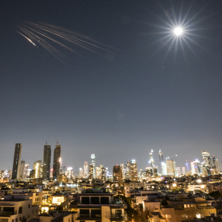 Τι είναι οι βόμβες διασποράς, το απαγορευμένο όπλο που χρησιμοποίησε το Ιράν στο Τελ Αβίβ