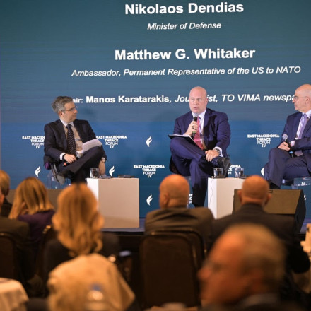 Δένδιας: Περήφανος για τις ΕΔ - Γουίτακερ: Η Ελλάδα παίρνει σοβαρά την άμυνα και τους συμμάχους της