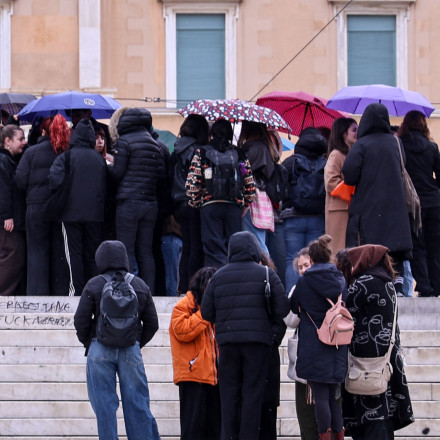 Χειμωνιάτικος σήμερα ο καιρός: Βροχές και θυελλώδεις άνεμοι - Πέφτει κι άλλο η θερμοκρασία