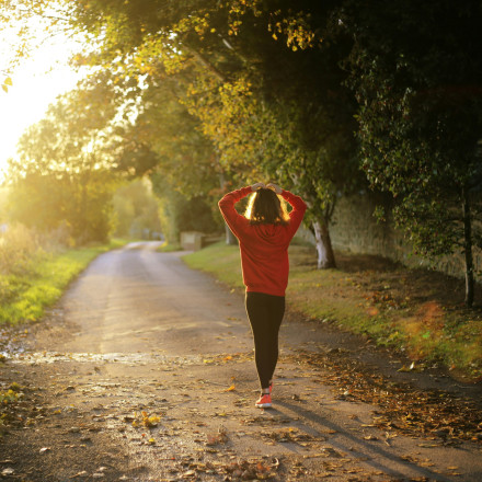 Γιατί 10 λεπτά περπάτημα αρκούν για να καθαρίσει το μυαλό