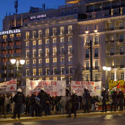 Ολοκληρώθηκε με πορεία στην αμερικανική πρεσβεία το αντιπολεμικό συλλαλητήριο