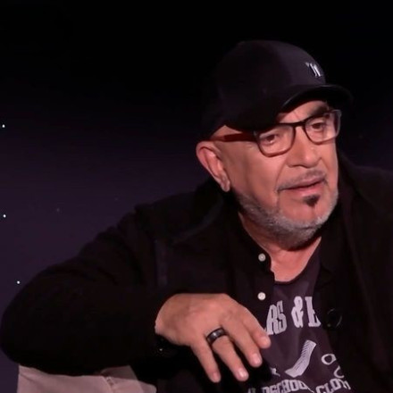 Ζουγανέλης: Έβαλα σκουλαρίκι όταν ήμουν στην ΕΡΤ για να στηρίξω συνεργάτη μου που τον είπαν «αδερφή»