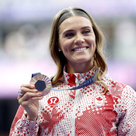 Αλίσα Νιούμαν: Η εκθαμβωτική Ολυμπιονίκης του άλματος επί κοντώ που... μεταπήδησε στο μόντελινγκ