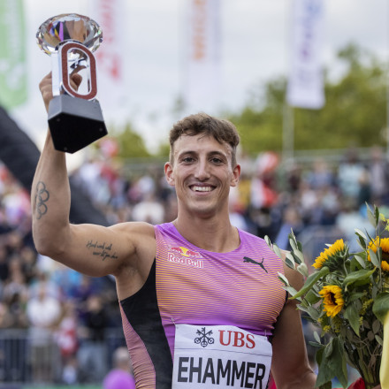 Ασύλληπτο ρεκόρ στα 60μ με εμπόδια από τον Ίχαμερ - Το προφίλ του Ελβετού