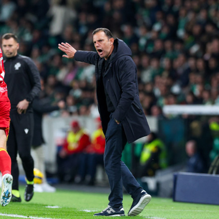 Από τον ευρωπαϊκό θρίαμβο στην πορτογαλική αναγέννηση: Η «A Bola» αποθεώνει τον Συλαϊδόπουλο