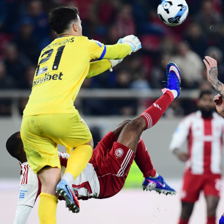 Ολυμπιακός - ΑΕΛ 0-0: Στάση-Βενετικίδης και γκέλα ολκής πριν τα playoffs