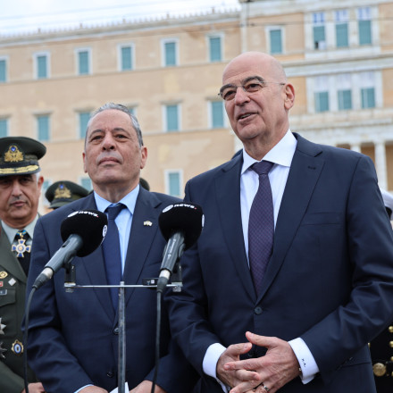 Δένδιας μετά την παρέλαση της 25ης Μαρτίου: «Οι Ένοπλες Δυνάμεις εξελίσσονται και μεταρρυθμίζονται»