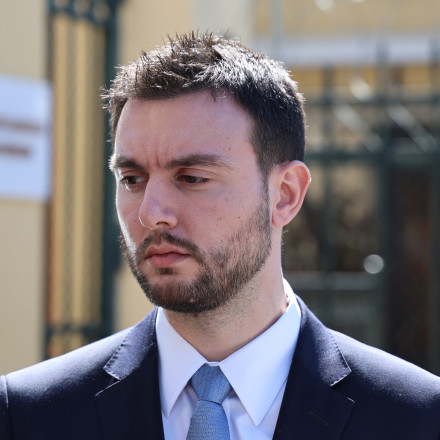 Ομόφωνα ένοχος ο Κωνσταντίνος Φλώρος για την επίθεση στον Βασίλη Γραμμένο - Ποινή φυλάκισης 4 ετών