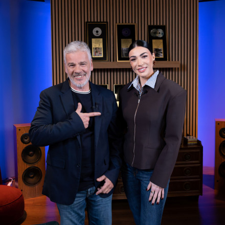 Ήβη Αδάμου: «Για να επιβιώσεις και να υπάρχεις χρόνια σ’ αυτή τη δουλειά, σίγουρα θέλει και αλητεία»