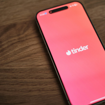 Θέλεις περισσότερα Tinder matches; Γράφε ολόκληρες προτάσεις