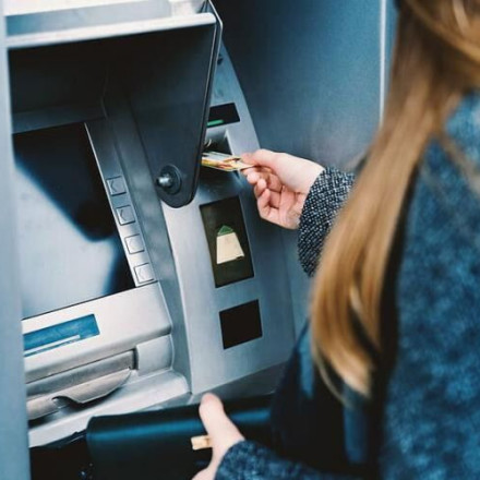 Καταθέσεις: Με λιγότερα από 1.000 ευρώ στην τράπεζα οι 7 στους 10