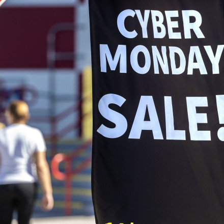 «Σκιά» στις εκπτώσεις της Black Friday και της Cyber ​​Monday - Τι έδειξε έρευνα της Κομισιόν
