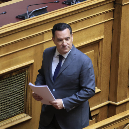 Γεωργιάδης: Κακώς έφαγα το κράκερ αλλά η Κωνσταντοπούλου καταγράφει τα πάντα στη Βουλή