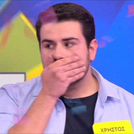 Μπορεί να μην έχει δίπλωμα, αλλά πλέον έχει αμάξι: Ο υπερτυχερός παίκτης του «Τροχού της Τύχης»