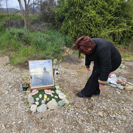 Τέμπη: Ξεσπά στον FLASH η μάνα του μηχανοδηγού: «Δίκη σε αίθουσα 1,5 εκατ. ευρώ με...κοινή τουαλέτα»