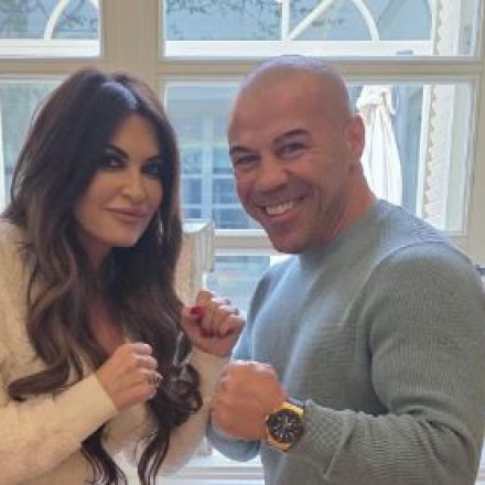 «Μαχητική» συνάντηση Γκίλφοϊλ - Ζαμπίδη: Η φωτογραφία με υψωμένες τις γροθιές