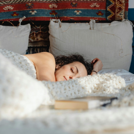 Πότε ο ελαφρύς ύπνος γίνεται ένδειξη για προβλήματα υγείας