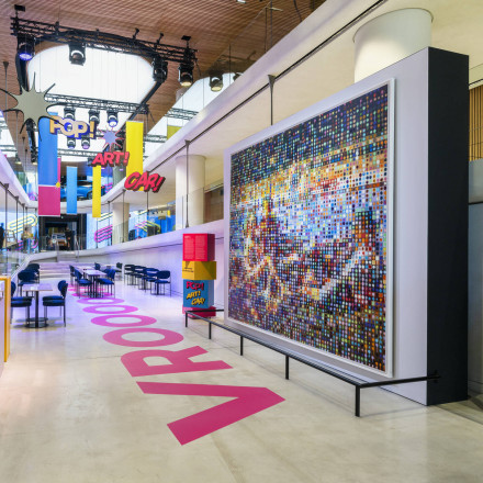 Renault Carwalk Pop Art Car: H έκθεση που ηλεκτρίζει τα Ηλύσια Πεδία
