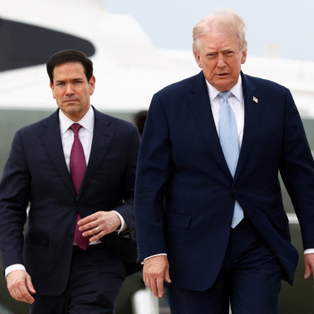 Τραμπ: «Εξετάζω σταδιακά τη μείωση επιχειρήσεων στο Ιράν» - Το Ισραήλ χτυπά Τεχεράνη και Βηρυτό