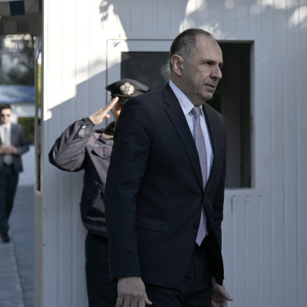 Τα σενάρια που έχει μεταφέρει στο Μαξίμου ο Γεραπετρίτης για τον πόλεμο