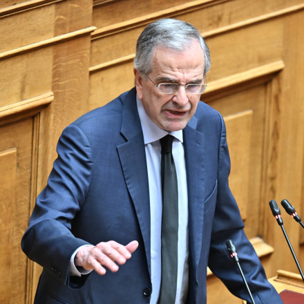 Σαμαράς: «Κύριε πρωθυπουργέ γιατί κάποιοι «ιδιώτες» παρακολουθούσαν το τηλέφωνό μου;»