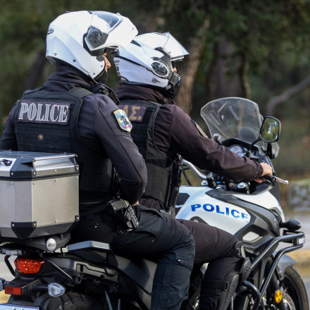 Καλλιθέα: Πώς έπεσαν στα χέρια της ΔΙΑΣ η καθηγήτρια και ο μαθητής με τα ναρκωτικά