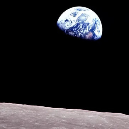 Artemis II: Οι αστροναύτες θα προσπαθήσουν να αναπαραστήσουν ιστορική φωτογραφία του Apollo 8