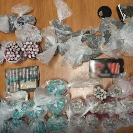 Έξι συλληφθέντες, οι τρεις ανήλικοι, για διακίνηση κροτίδων στο Σύνταγμα