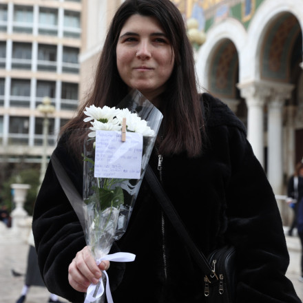 «Μαρινέλλα μου, καλό ταξίδι με ένα λουλούδι»: Το «αντίο» σε ένα σημείωμα από καρδιάς