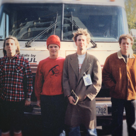 To καταιγιστικό ντοκιμαντέρ των Red Hot Chili Peppers καταλήγει σε υπερβολικό θρήνο