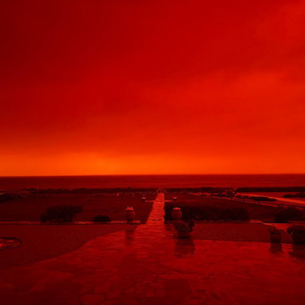 Η αφρικανική σκόνη «έκρυψε» Κρήτη και Κυκλάδες - Η Ελούντα έγινε Σαχάρα, η Νάξος θύμισε... Άρη