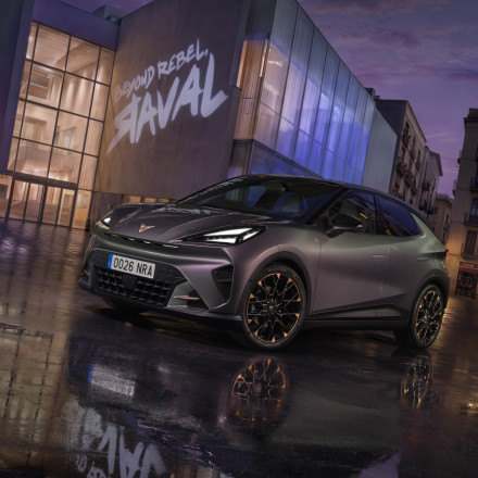 CUPRA Raval: Η επανάσταση των αστικών EV ξεκινά από τη Βαρκελώνη με 450χλμ αυτονομία