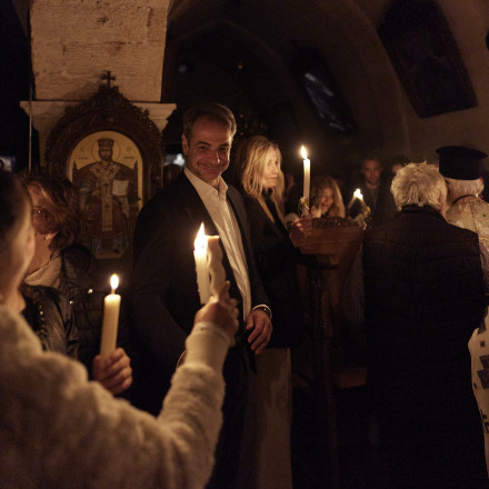 Στις Κορακιές Χανίων γιόρτασε την Ανάσταση ο Κυριάκος Μητσοτάκης και η σύζυγός του, Μαρέβα