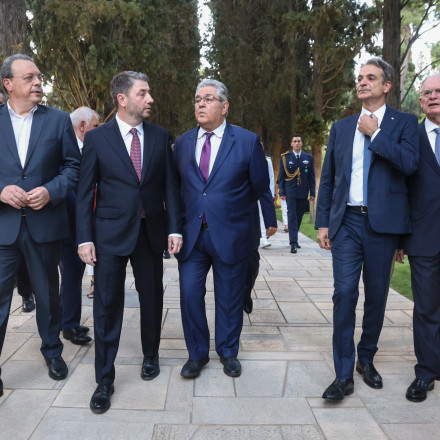 Πού θα κάνουν Πάσχα οι πολιτικοί αρχηγοί - Ποιοι εγκαταλείπουν την πρωτεύουσα, ποιοι μένουν πίσω