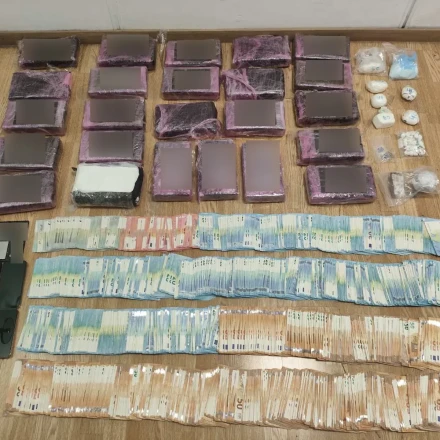 Επιχείρηση-μαμούθ στον Πειραιά: Τρεις συλλήψεις για κατοχή και διακίνηση 27 κιλών κοκαΐνης