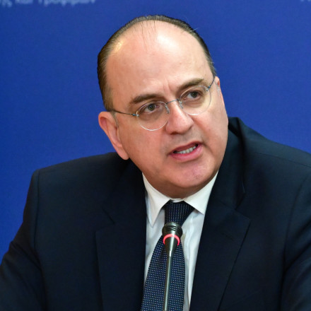 Ο ανασχηματισμός θα λύσει τον «γόρδιο δεσμό» του Λαζαρίδη
