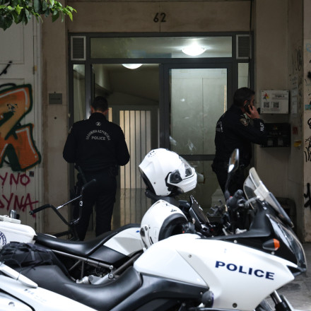 Μυστήριο με τον θάνατο γυναίκας που έπεσε στο κενό-Η γνωριμία στο Ίντερνετ, η συνάντηση και ο καυγάς
