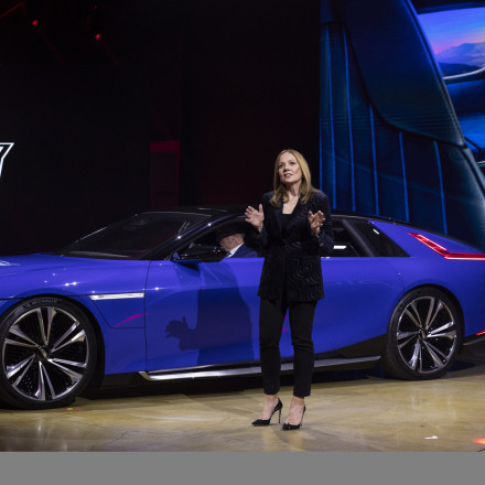 Mary Barra: Η «σιδηρά κυρία» της GM ξανά η πιο ακριβοπληρωμένη CEO στο Ντιτρόιτ