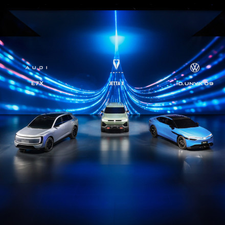 Η Volkswagen περνά στην αντεπίθεση στην Κίνα με τη μεγαλύτερη προϊοντική επέλαση