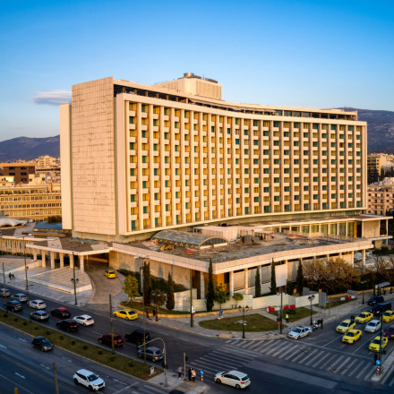 Από το Hilton στο The Ilisian: Πολυτελής διαμονή και υψηλή γαστρονομία στο νέο στολίδι της Αθήνας