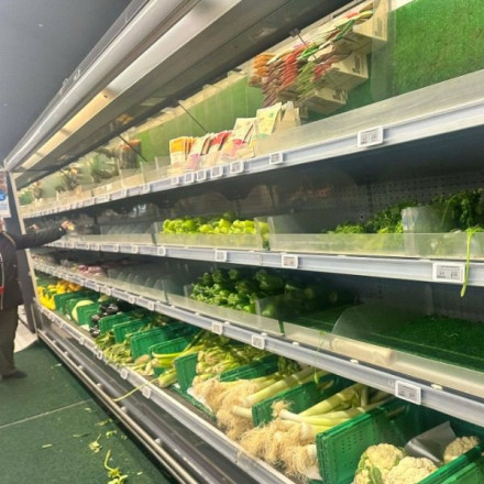 Ελλείψεις σε βασικά προϊόντα στα σούπερ μάρκετ της Μυτιλήνης λόγω του αποκλεισμού φορτηγών