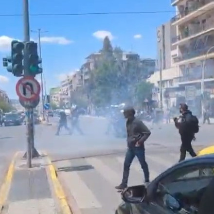 Επεισόδια έξω από το Εφετείο: ΕΔΕ κατά αστυνομικών μετά το βίντεο-ντοκουμέντο