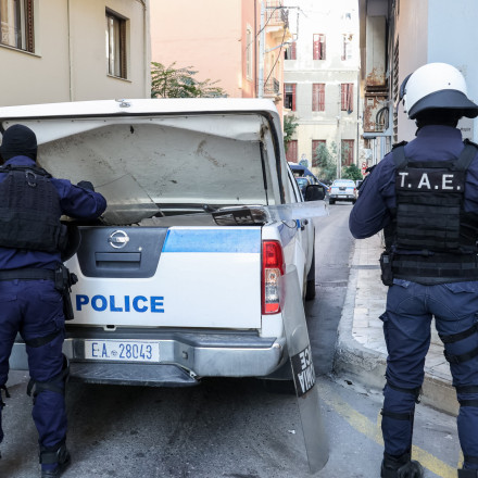 Εξαρθρώθηκε σπείρα «υπαλλήλων ΔΕΔΔΗΕ» και «λογιστών», 10 συλλήψεις - Βίντεο από την έφοδο της ΕΛΑΣ