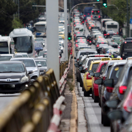 Road rage: Γιατί ο θυμός στο τιμόνι αυξάνεται στους δρόμους