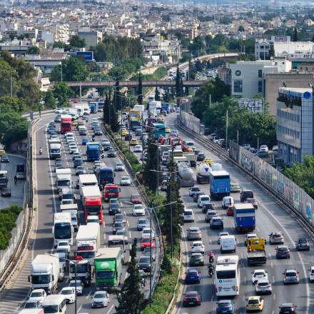 Κίνηση: Χάος στον Κηφισό - Ουρές χιλιομέτρων και στα δύο ρεύματα