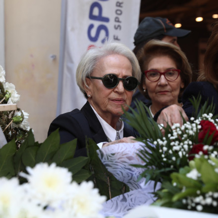 «Το έγκλημα θα διαλευκανθεί» - Συγκλονίζει η μητέρα της Αγγελικής Παπαθανασοπούλου στη Marfin
