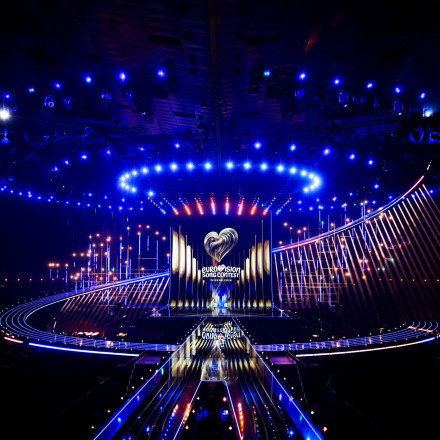 Έτσι θα είναι η σκηνή της Eurovision - Στο φως τα πρώτα πλάνα με τον φωτισμό