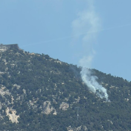 Λήξη συναγερμού στην Πάρνηθα: Υπό έλεγχο η φωτιά στο Μαυροβούνι